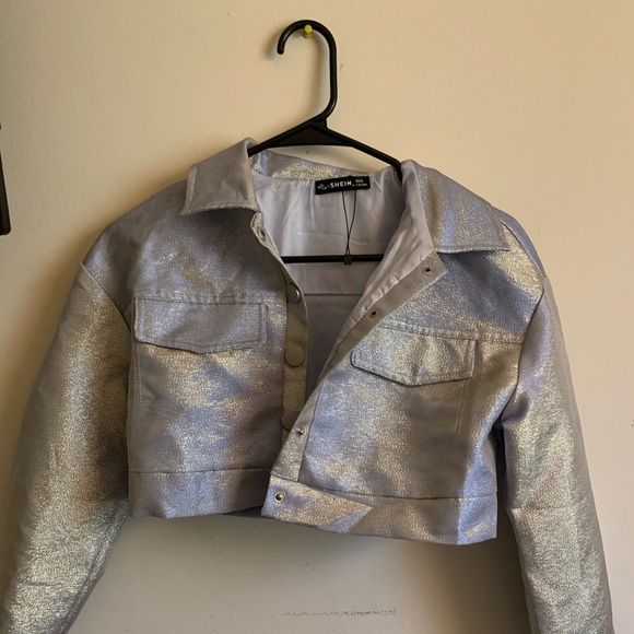 Cropped Jacket - Picture 2 of 3